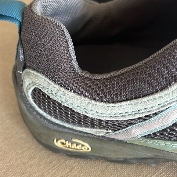 EUC Chaco’s hiking sneakers gray and teal mesh and suede.  8.5 - Picture 3 of 10